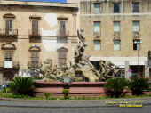 La fontana dedicata a Diana, la Dea della caccia, in Piazza Archimede.